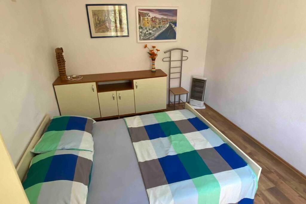 Apartman Toma Apartment สลาทิเน ภายนอก รูปภาพ
