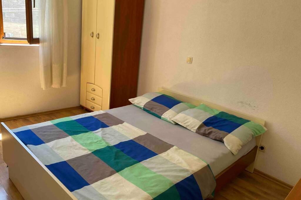 Apartman Toma Apartment สลาทิเน ภายนอก รูปภาพ